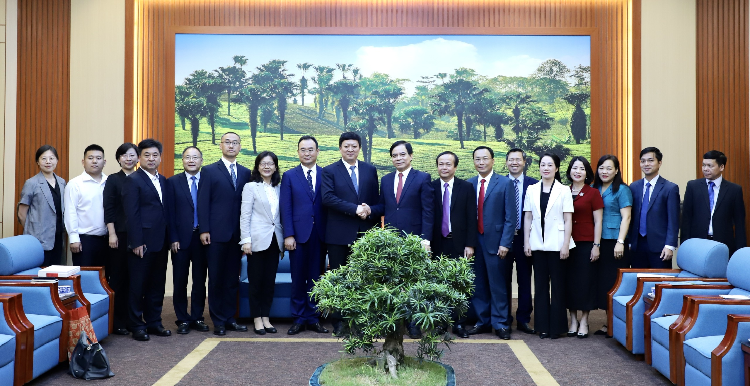 Working delegation of Linyi City, Shandong Province - China pays a working visit to Phu Tho