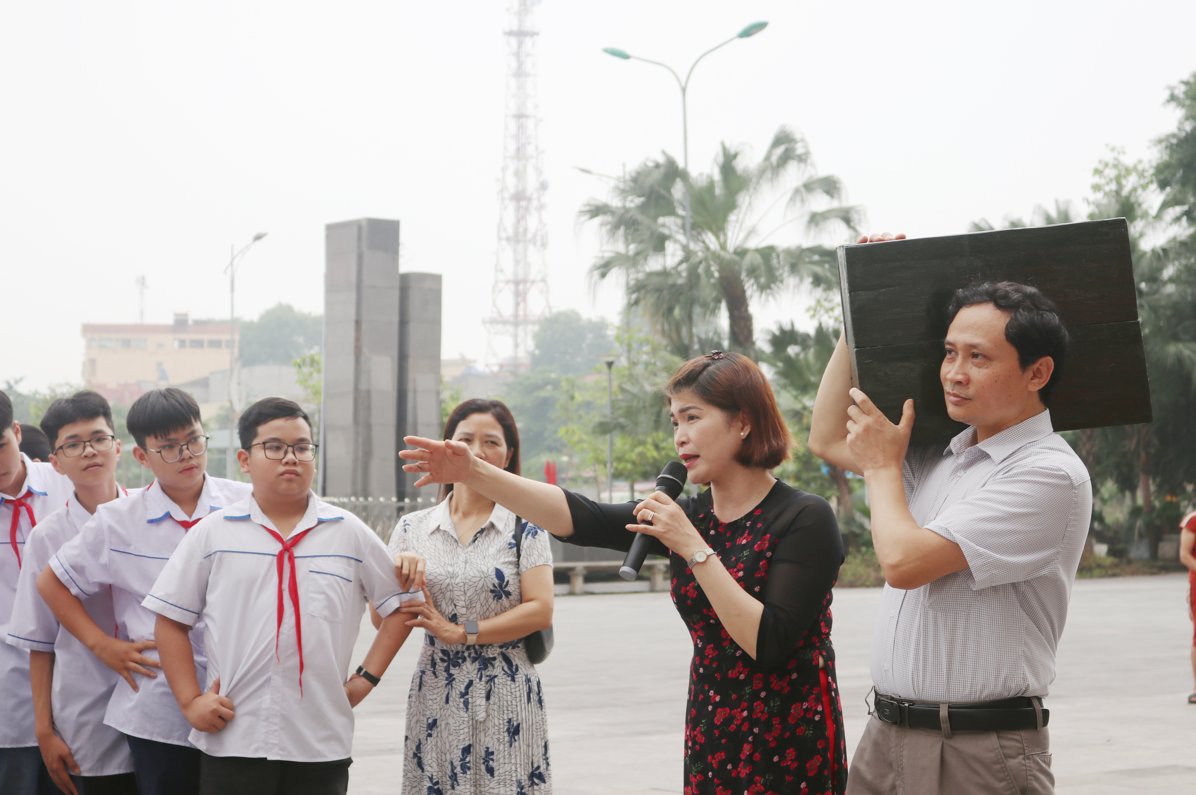 “Chúng em là dân công hỏa tuyến”