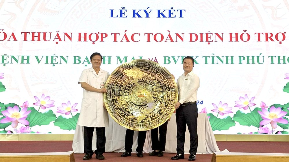 Bệnh viện Đa khoa tỉnh ký kết hợp tác toàn diện Y tế với Bệnh viện Bạch Mai nâng hạng đặc biệt trong năm 2025