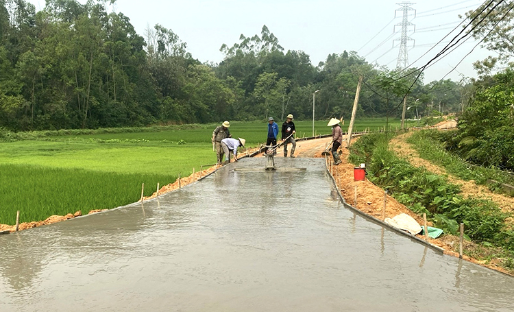 Thi đua xây dựng cuộc sống mới