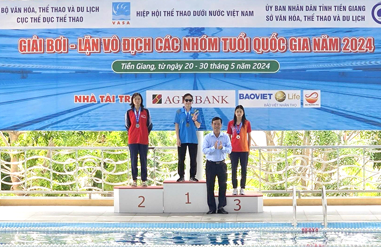 Phu Tho wins 11 medals at the National Age Group Aquatics Championships diving event