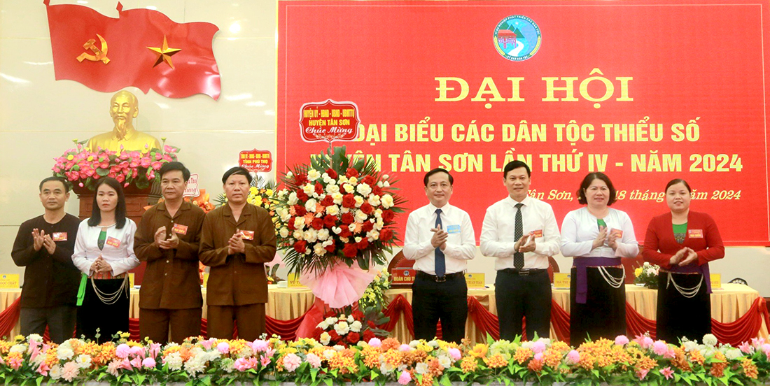 Đại hội đại biểu các dân tộc thiểu số huyện Tân Sơn lần thứ IV