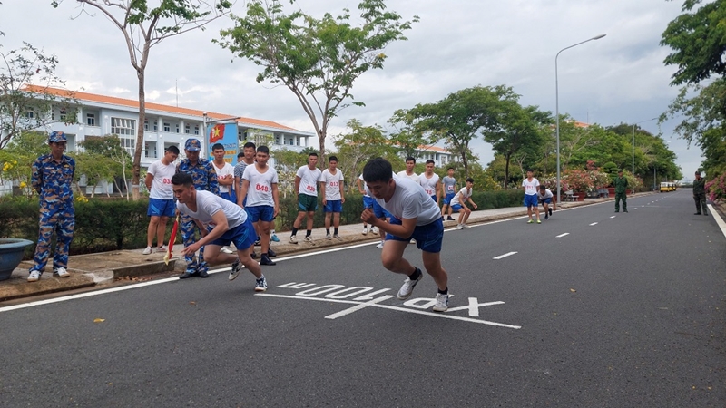 Khỏe để sẵn sàng chiến đấu và bảo vệ biển, đảo Tổ quốc