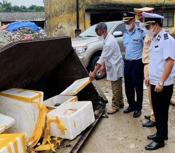 Buộc tiêu hủy trên 300kg sản phẩm động vật không đảm bảo ATTP