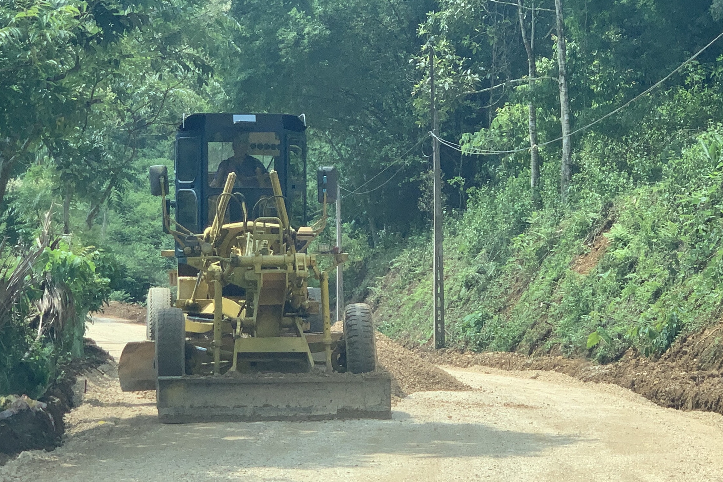 VND150 billion to build the Tan Phu-Xuan Dai road connecting Xuan Son National Park