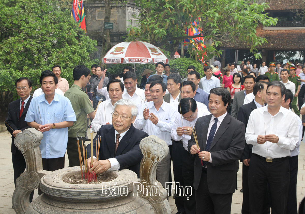 Những hình ảnh của Tổng Bí thư Nguyễn Phú Trọng với Đảng bộ, chính quyền và Nhân dân các dân tộc tỉnh Phú Thọ