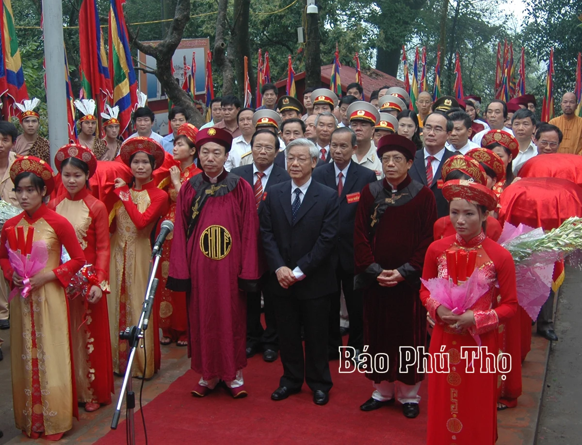 Những hình ảnh của Tổng Bí thư Nguyễn Phú Trọng với Đảng bộ, chính quyền và Nhân dân các dân tộc tỉnh Phú Thọ