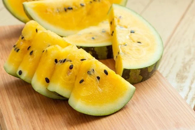 8 lợi ích sức khỏe khi ăn dưa hấu vàng vào mùa hè