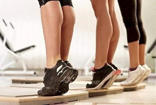 3 bài tập rèn luyện cơ cho đôi chân