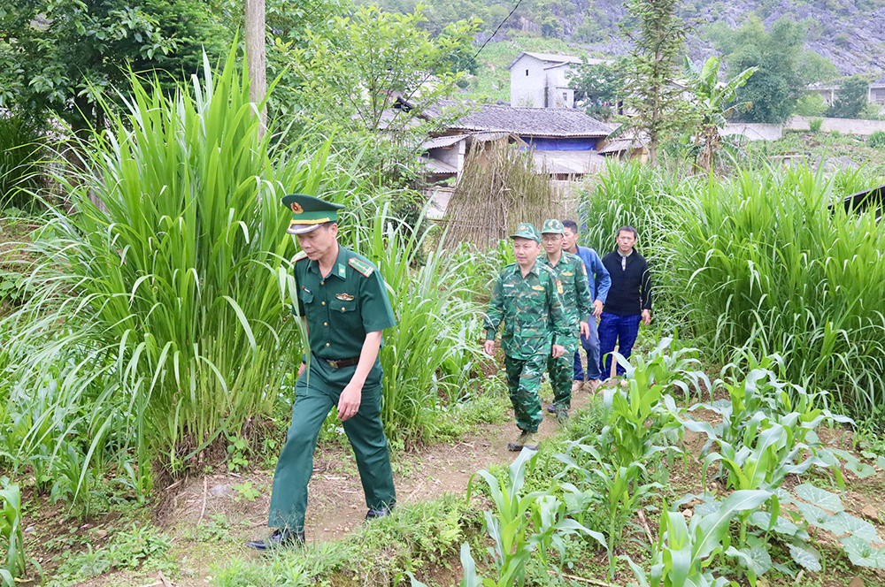 Kỳ II: Màu áo xanh giữa đại ngàn biên giới