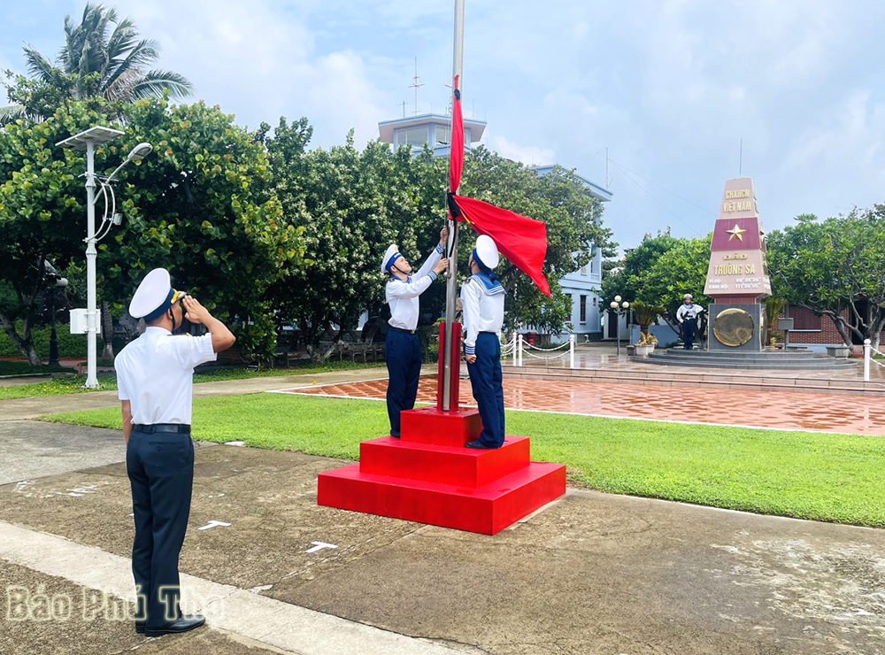 Nơi đầu sóng gửi tình cảm tiễn biệt Tổng Bí thư