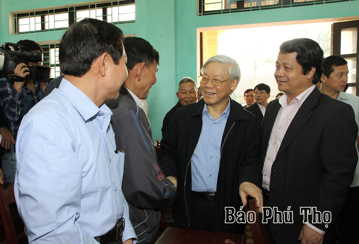 Images of General Secretary Nguyen Phu Trong with the Party Committee, government and people of all ethnic groups in Phu Tho province