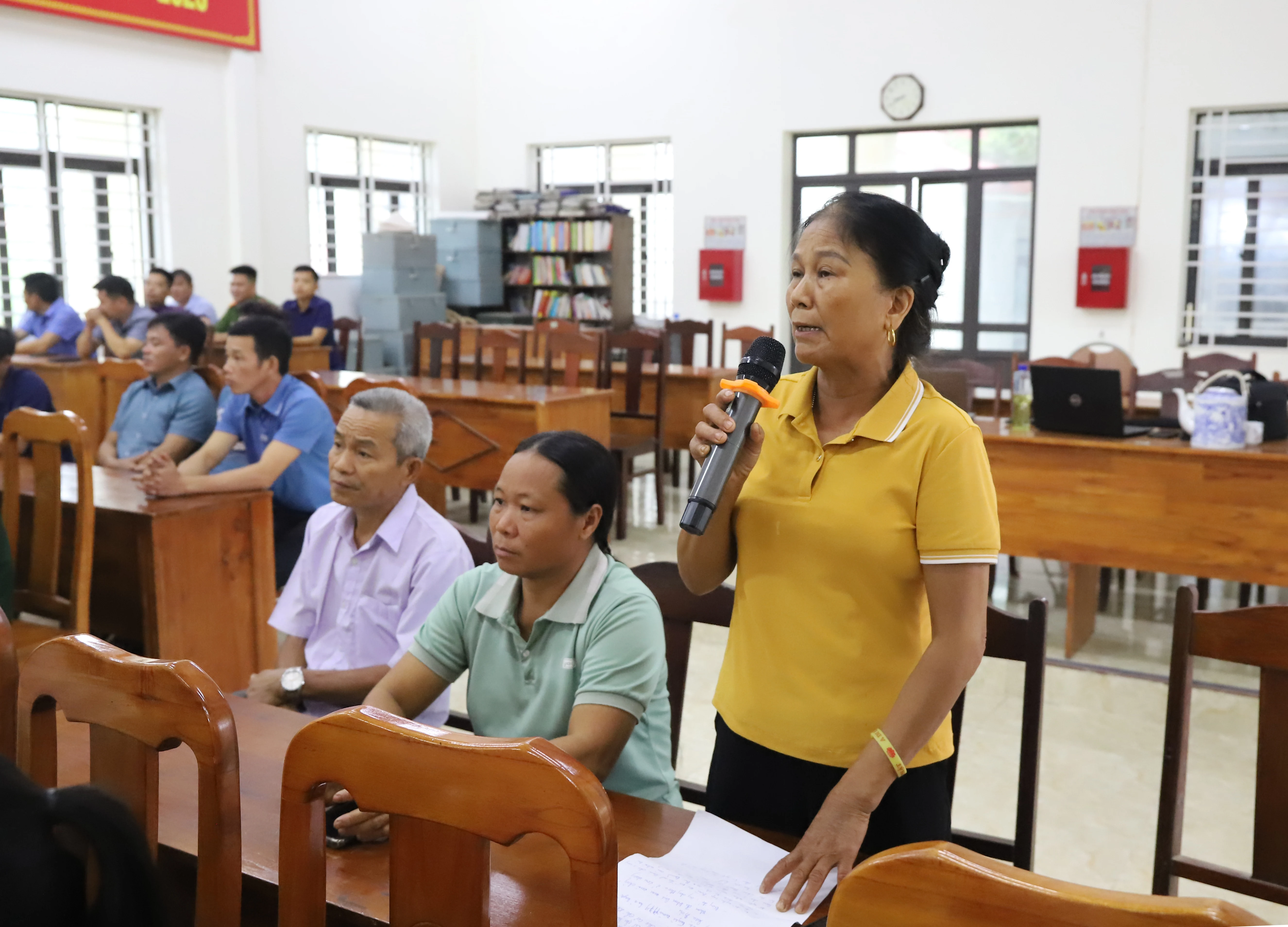 Đại biểu HĐND tỉnh tiếp xúc cử tri tại huyện Tân Sơn