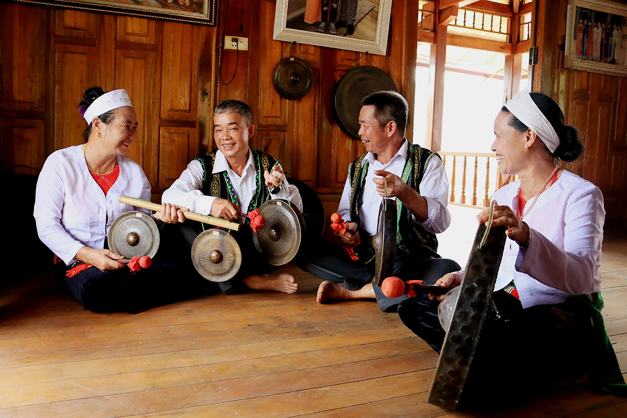 “Đất lạ hóa quê hương”