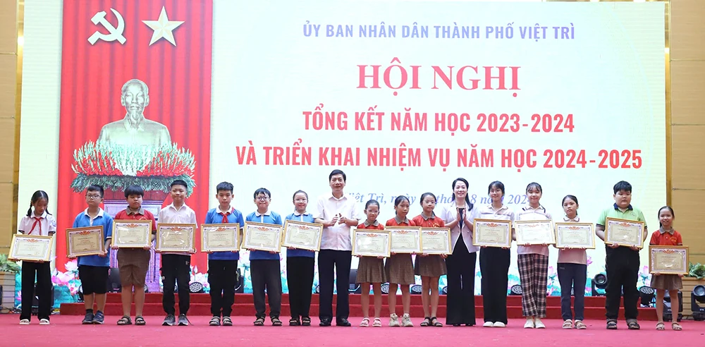 Thành phố Việt Trì triển khai nhiệm vụ năm học 2024 - 2025