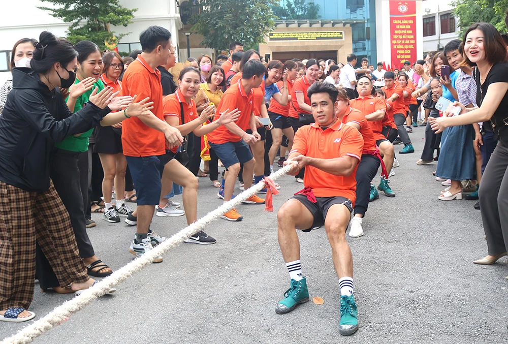 Phù Ninh: Tổ chức giải bóng chuyền hơi, kéo co chào mừng Kỷ niệm 25 năm tái lập huyện