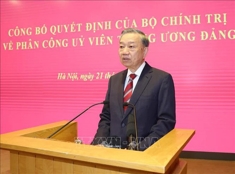 Công bố quyết định của Bộ Chính trị phân công Trưởng Ban Kinh tế Trung ương và Trưởng Ban Dân vận Trung ương