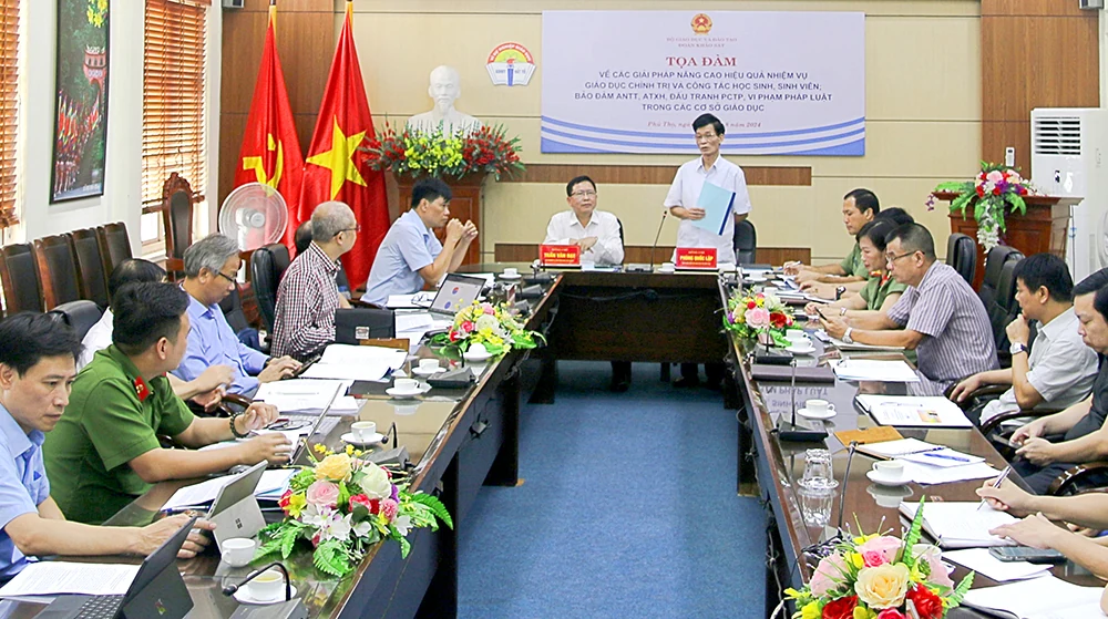 Tọa đàm về các giải pháp nâng cao hiệu quả nhiệm vụ giáo dục chính trị và công tác học sinh, sinh viên