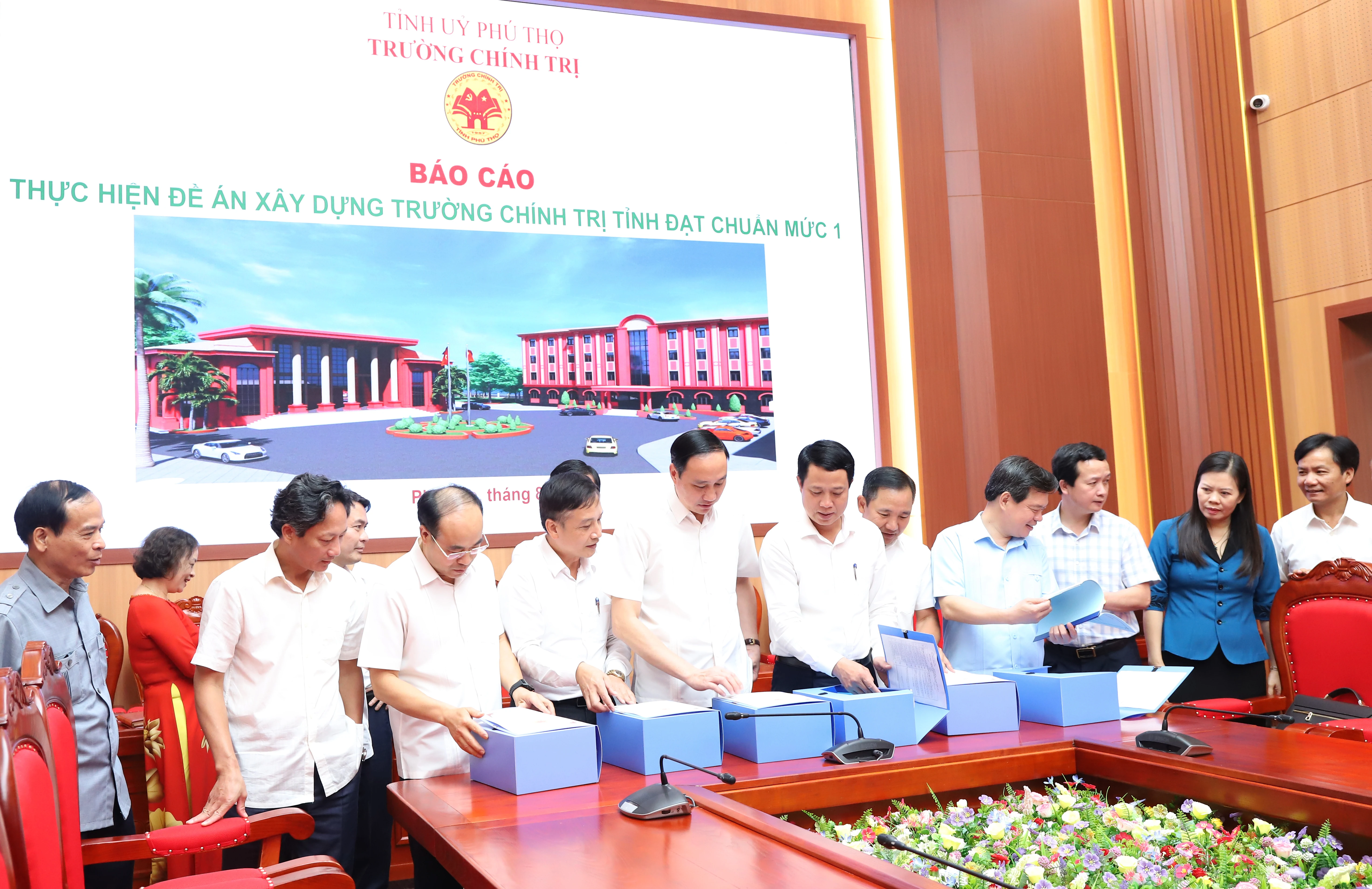Thẩm định hồ sơ Trường Chính trị tỉnh đạt chuẩn mức 1