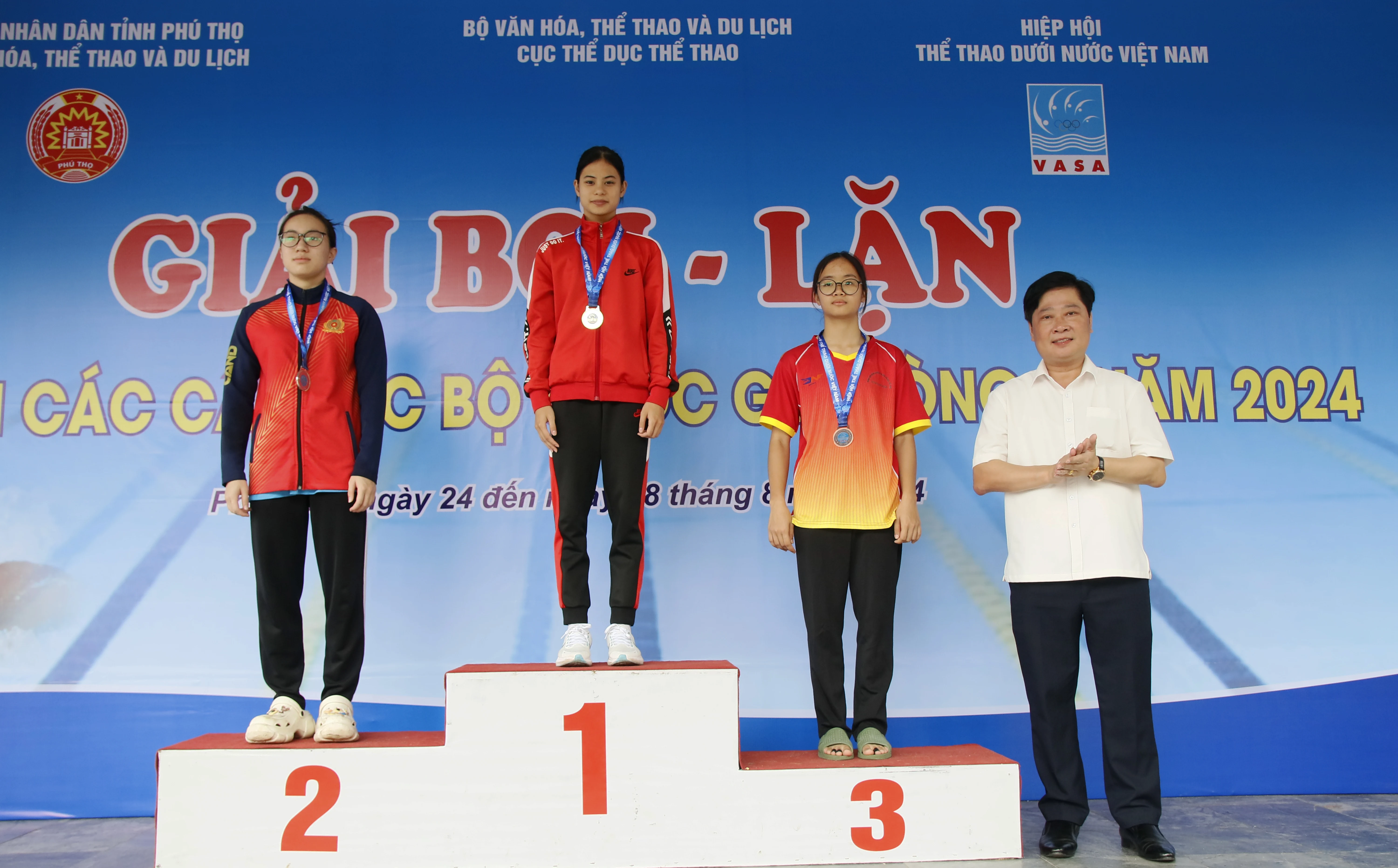 Ấn tượng Bơi - Lặn Đất Tổ