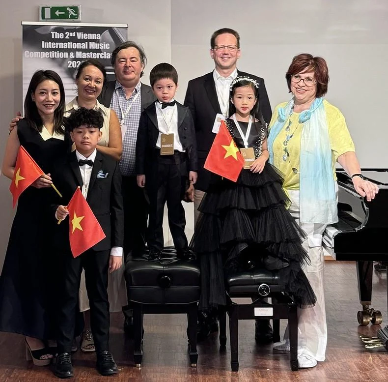 Hai thí sinh 5 tuổi của Việt Nam giành giải đặc biệt tại Liên hoan Nghệ thuật quốc tế Vienna