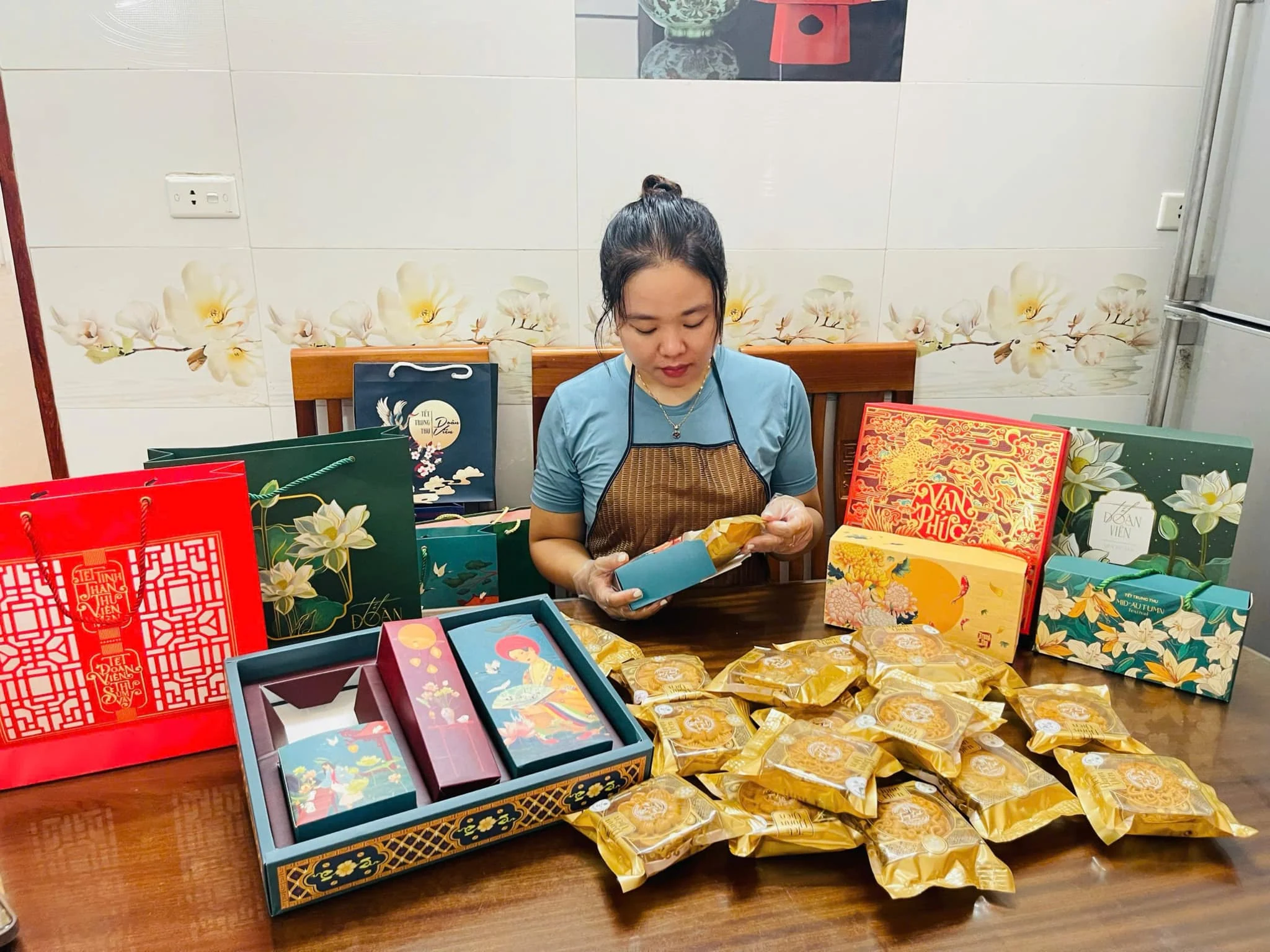 Fragrant and soft mooncakes of Ha Hoa