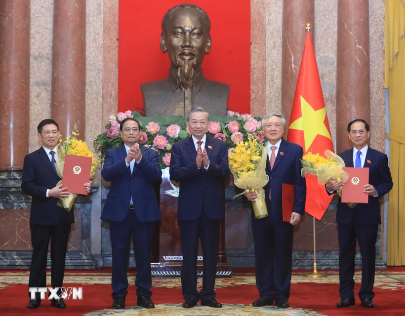 Tổng Bí thư, Chủ tịch nước trao quyết định bổ nhiệm 3 Phó Thủ tướng, 2 Bộ trưởng