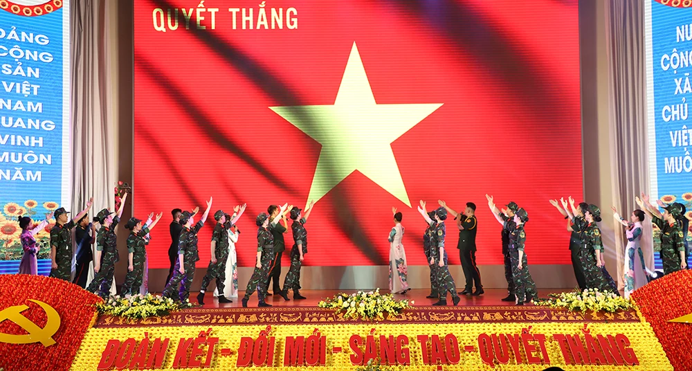 Giao lưu và tôn vinh điển hình tiên tiến trong thực hiện Phong trào Thi đua Quyết thắng