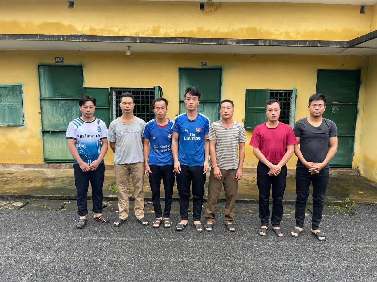 Khởi tố 7 đối tượng chặt phá rừng trái phép tại Vườn Quốc gia Xuân Sơn