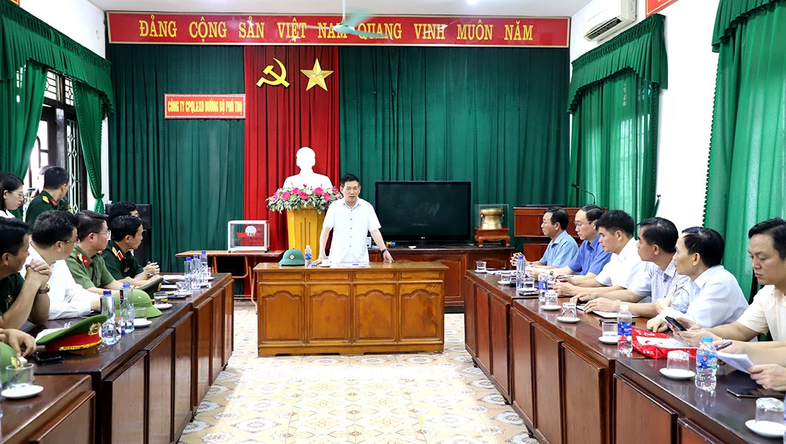 Phó Thủ tướng Hồ Đức Phớc chỉ đạo khẩn trương tìm kiếm, cứu nạn vụ sập cầu Phong Châu