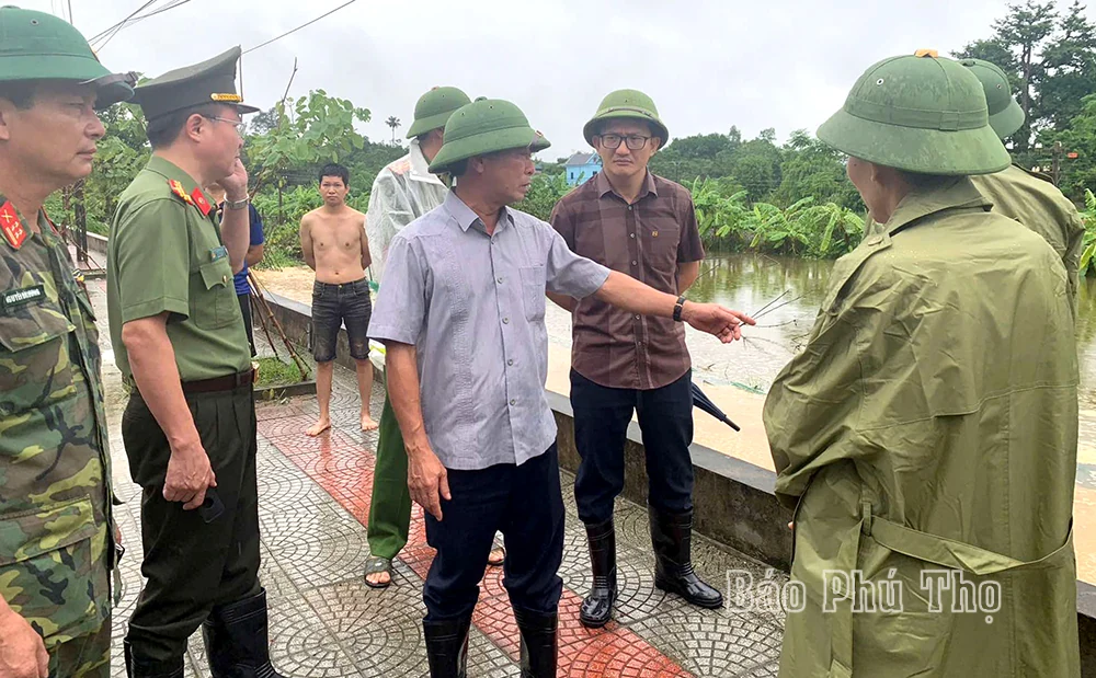 Bí thư Tỉnh uỷ và Chủ tịch UBND tỉnh chỉ đạo trực tiếp chống ngập lụt tại Cẩm Khê, Hạ Hoà