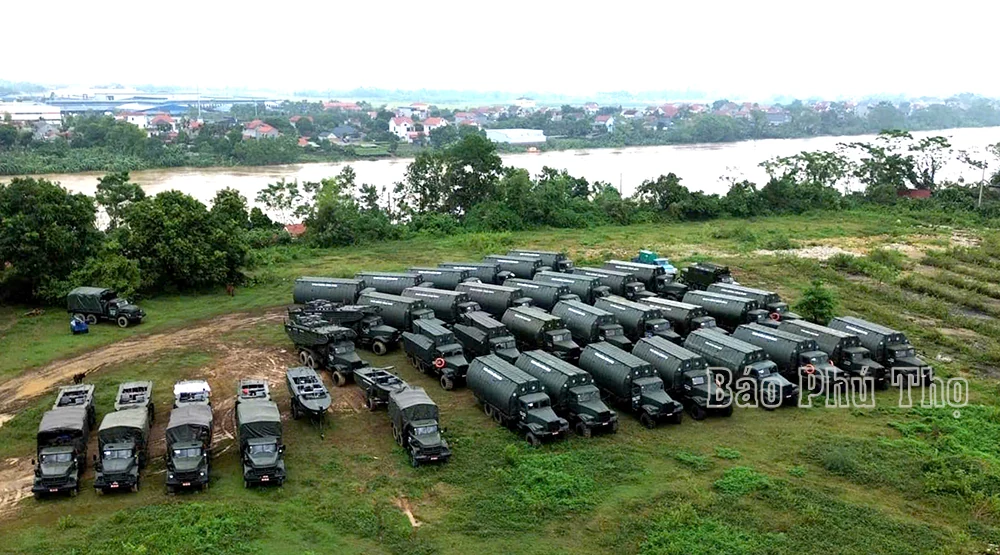 Khẩn trương chuẩn bị phương án lắp cầu phao thay thế tạm thời cầu Phong Châu