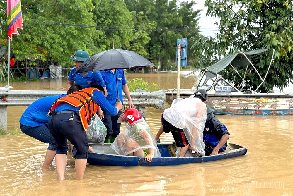 Huy động trên 2.600 đoàn viên thanh niên hỗ trợ ứng phó, khắc phục hậu quả mưa bão