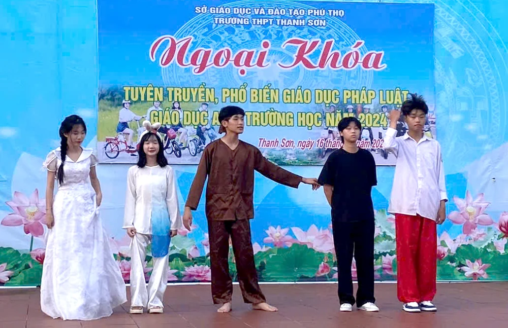 1.360 học sinh được tuyên truyền về trật tự an toàn giao thông