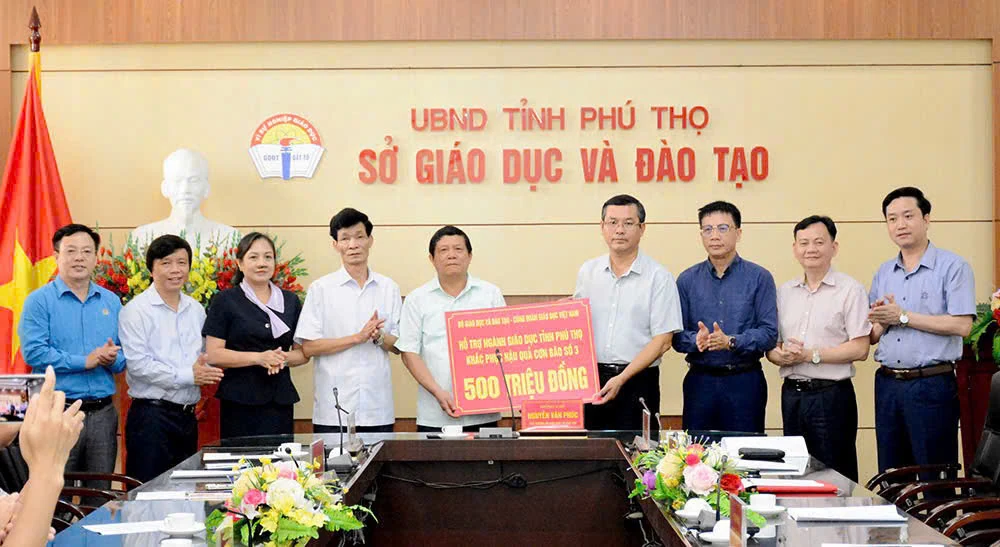 Hỗ trợ ngành GD&ĐT tỉnh khắc phục hậu quả sau bão số 3