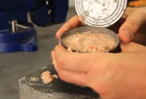 6 lưu ý đặc biệt quan trọng khi dùng thực phẩm đóng hộp cho người dân vùng lũ lụt
