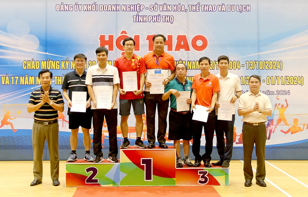 Bế mạc Hội thao chào mừng kỷ niệm Ngày thành lập Đảng bộ Khối Doanh nghiệp tỉnh