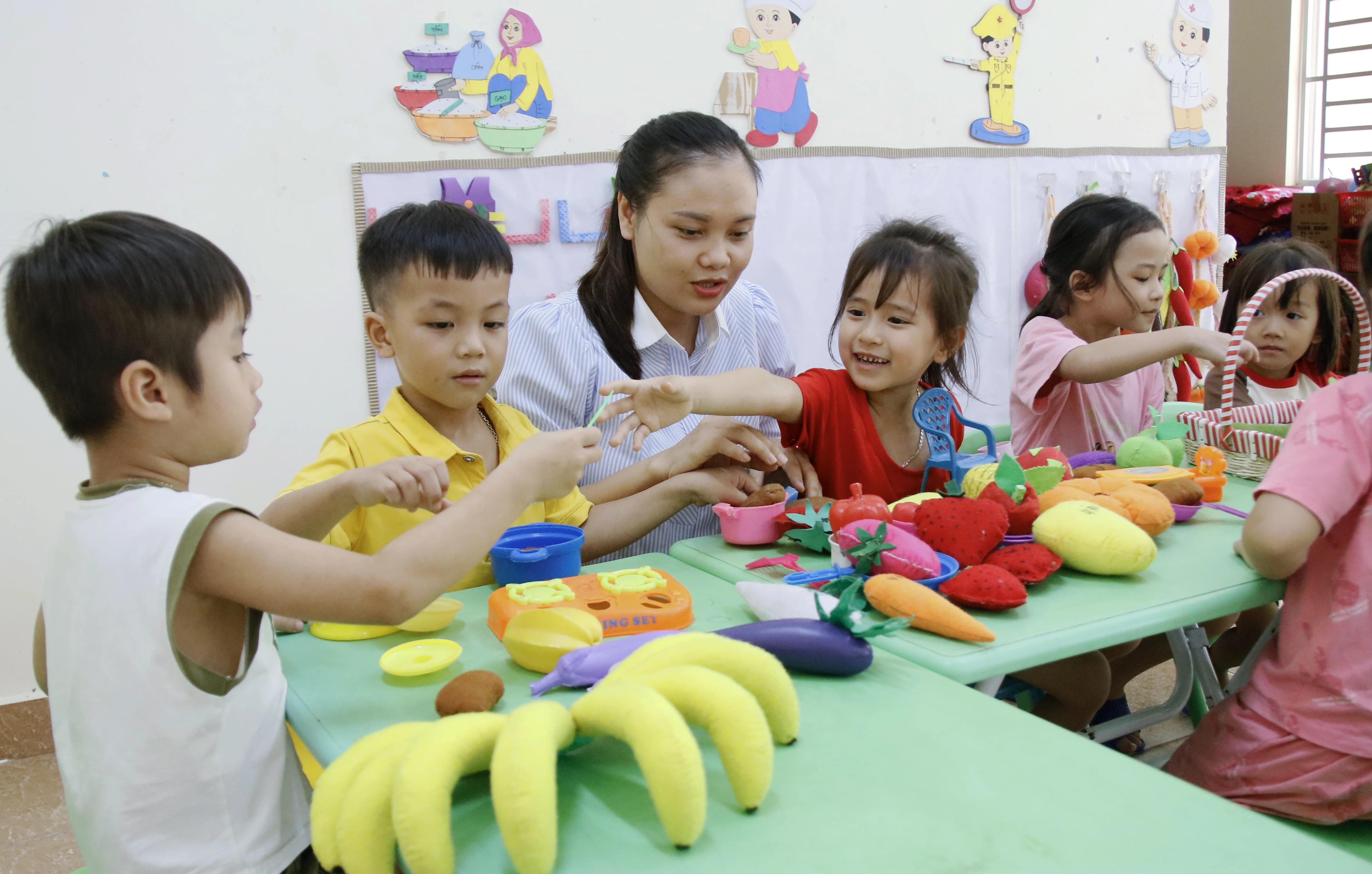 Tái thiết trường lớp giữa nhiều nỗi lo