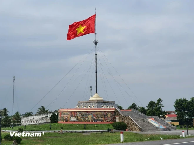 Khám phá 7 cột cờ nổi tiếng của Việt Nam