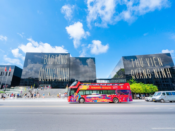 Khám phá Hạ Long một cách trọn vẹn với xe bus 2 tầng