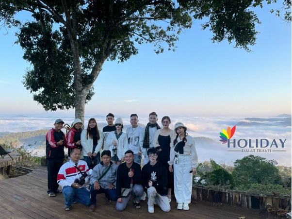 Chinh phục mây trời với tour săn mây Đà Lạt tại Dalat Holiday