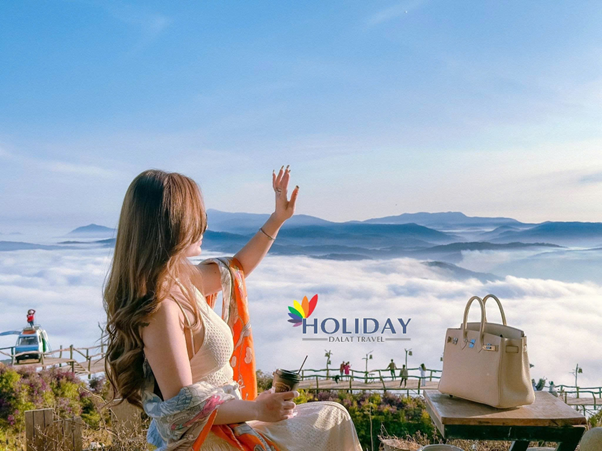Chinh phục mây trời với tour săn mây Đà Lạt tại Dalat Holiday