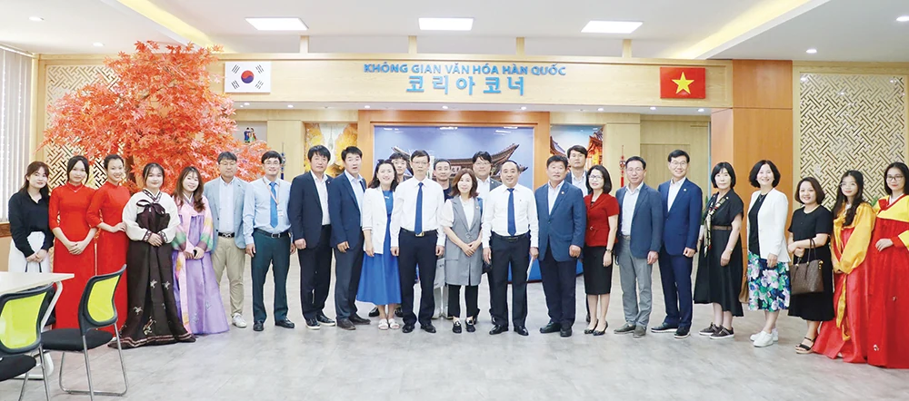 International Cooperation improves Human Resource Training