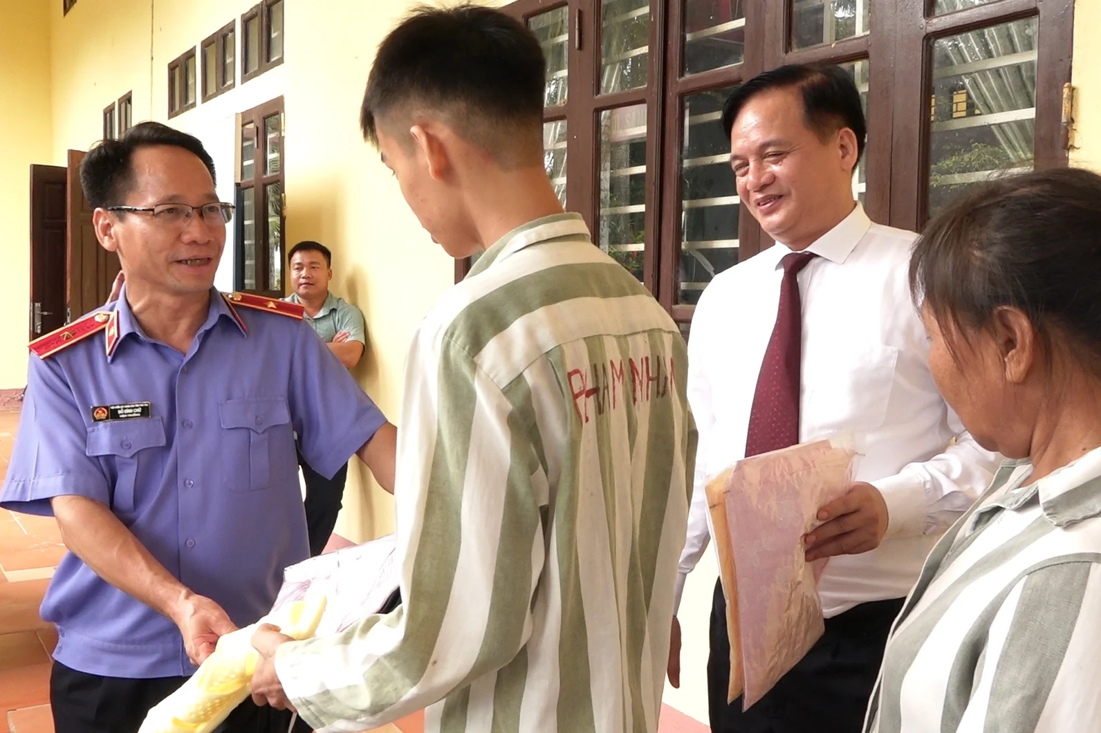 Công bố quyết định đặc xá của Chủ tịch nước tại Trại giam Tân Lập