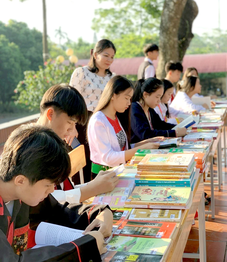 Thư viện tỉnh đưa thư viện lưu động đến với 545 học sinh và các thầy cô giáo