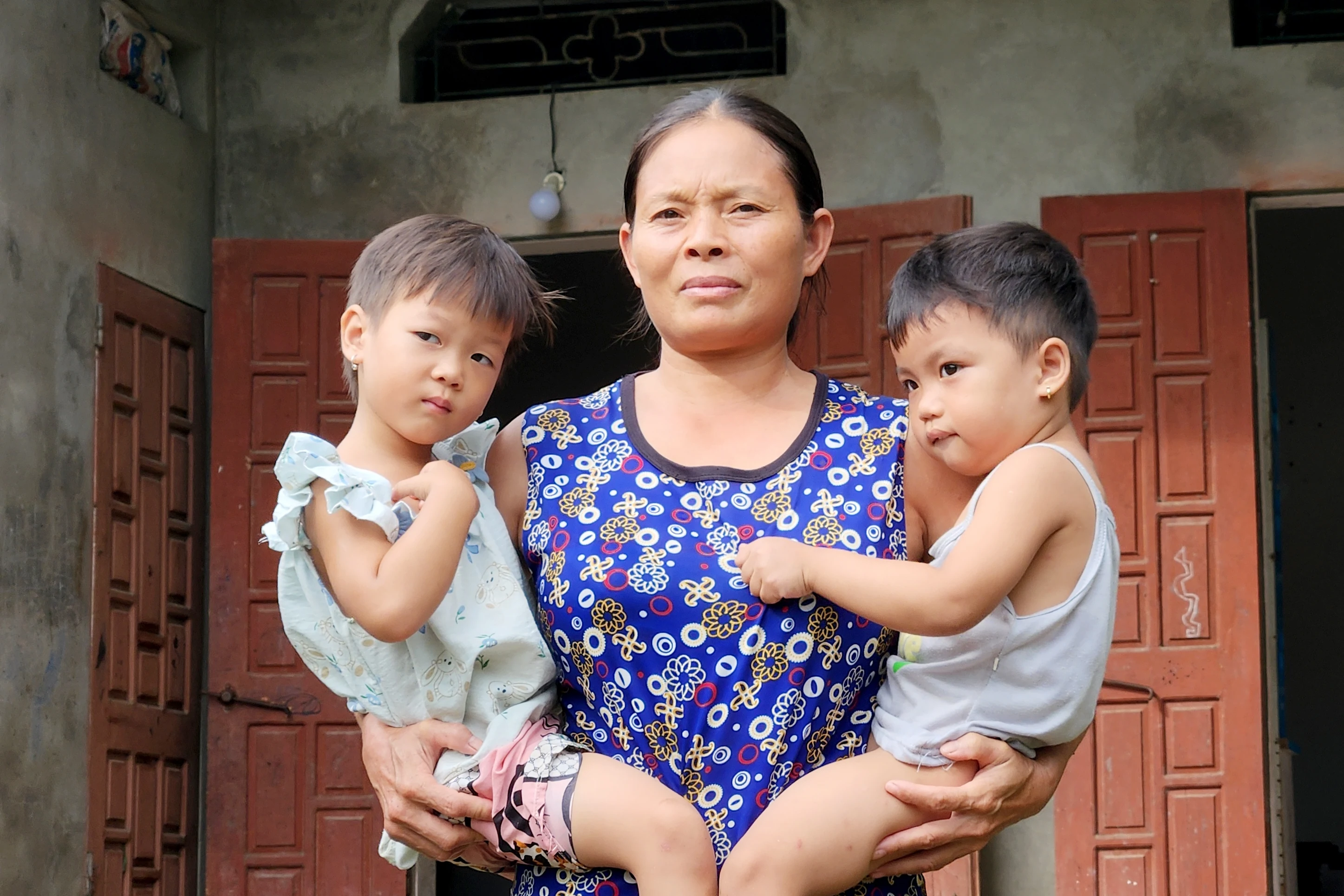 Xóm Đồi mong đường mới