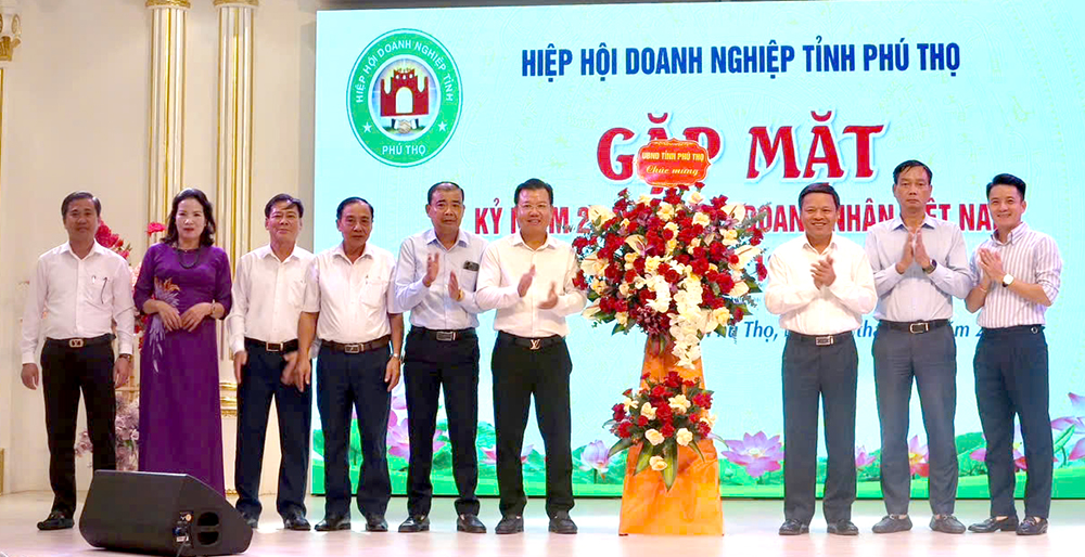 Gặp mặt kỷ niệm 20 năm Ngày Doanh nhân Việt Nam