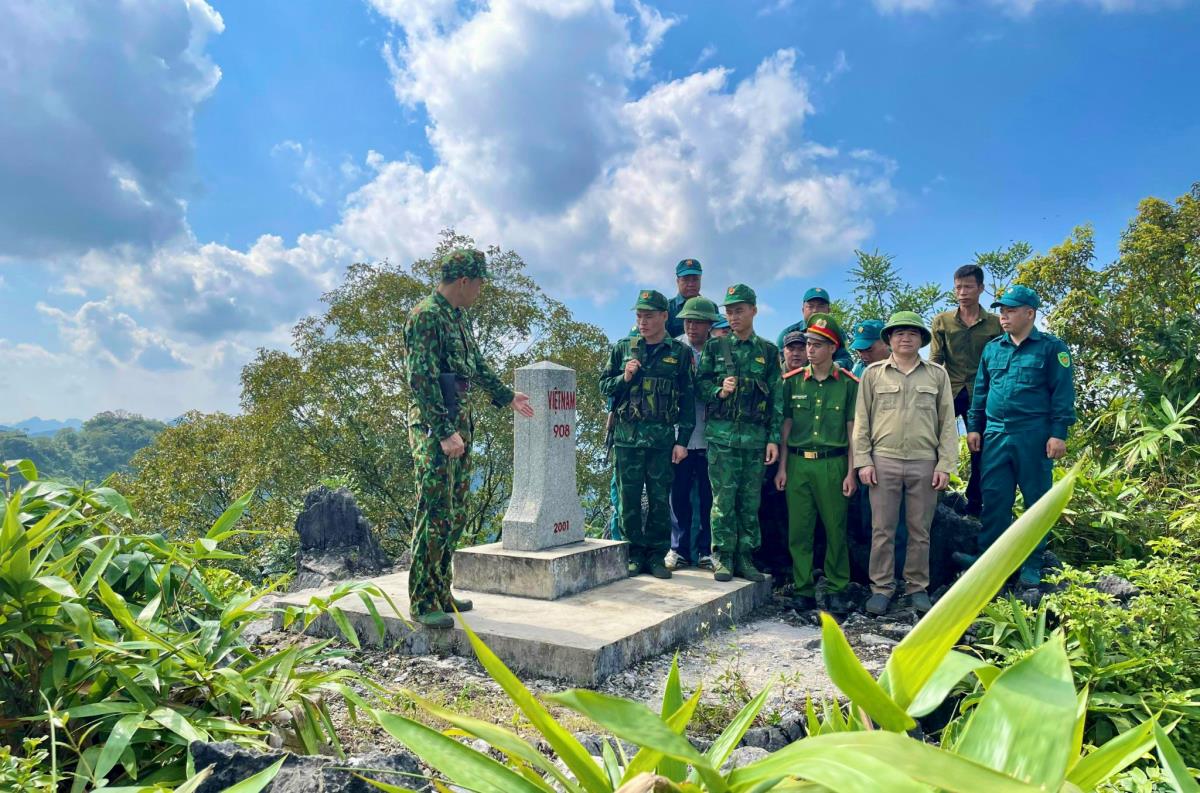 Giữ vững “thế trận lòng dân” nơi biên ải