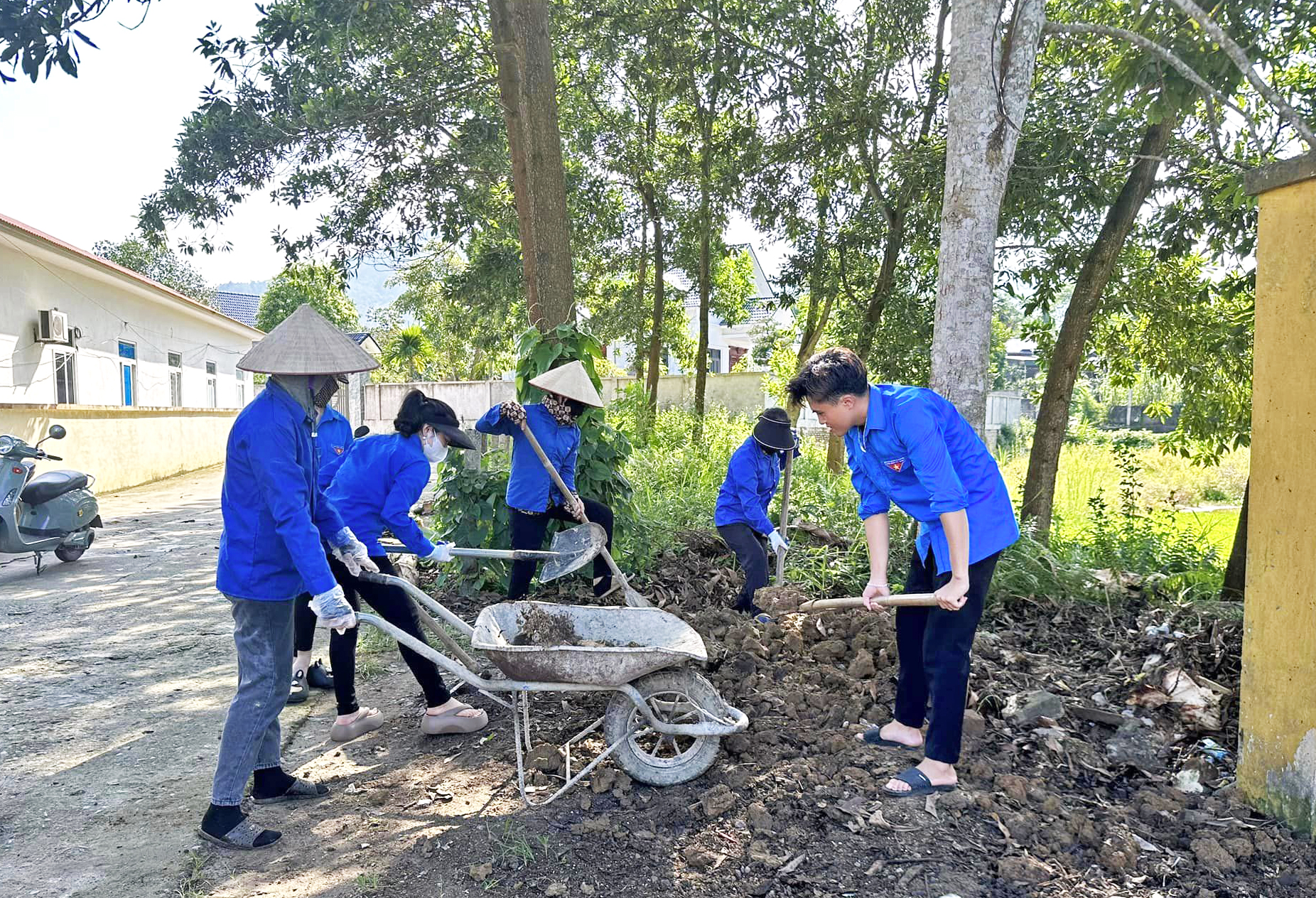 Thanh niên sống đẹp, sống có ích