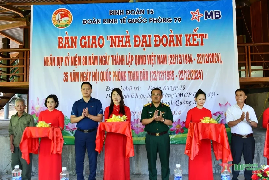 Xây thế trận lòng dân biên giới Quảng Bình